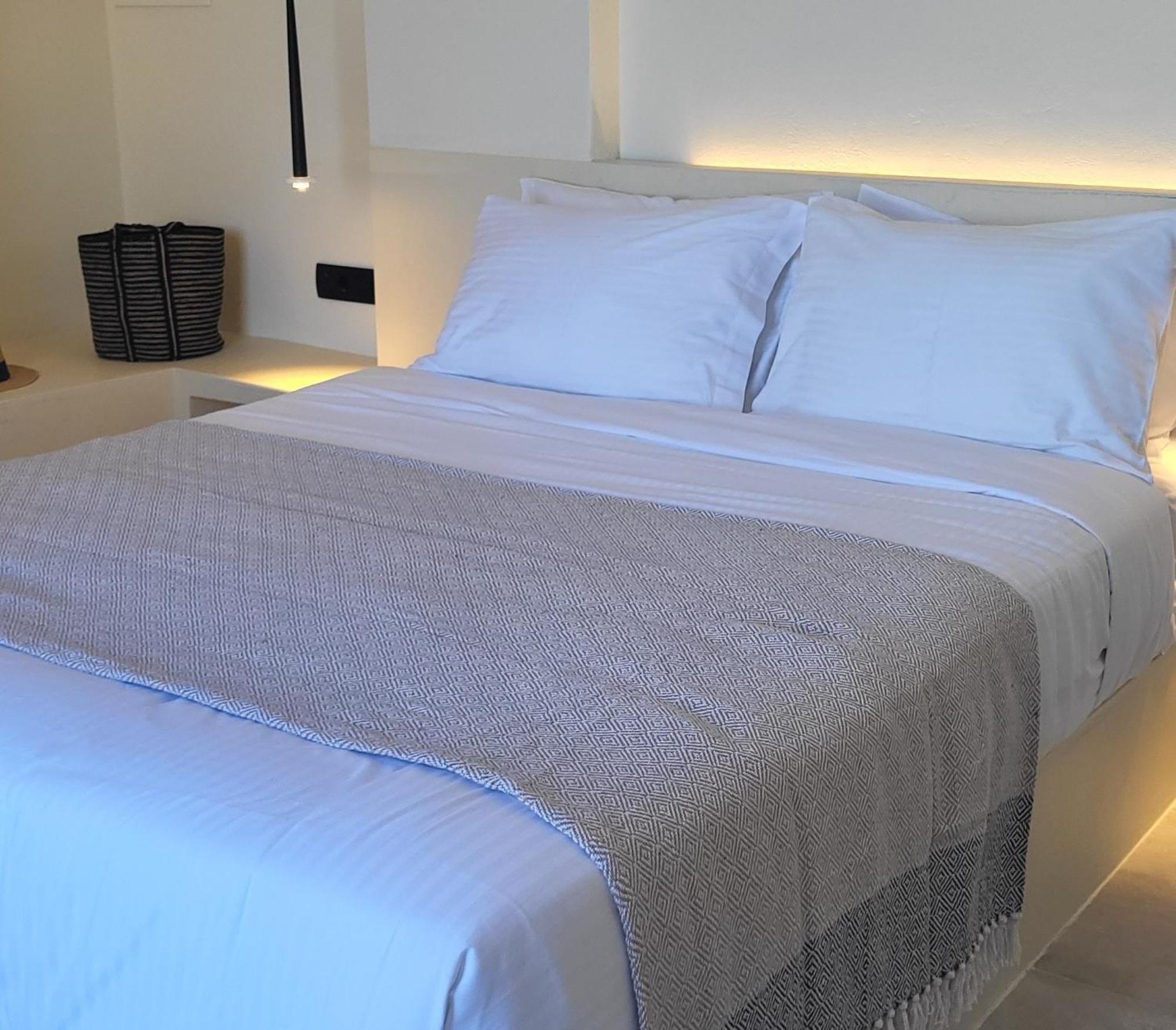 Maeva Suites Santorini Pýrgos Екстериор снимка